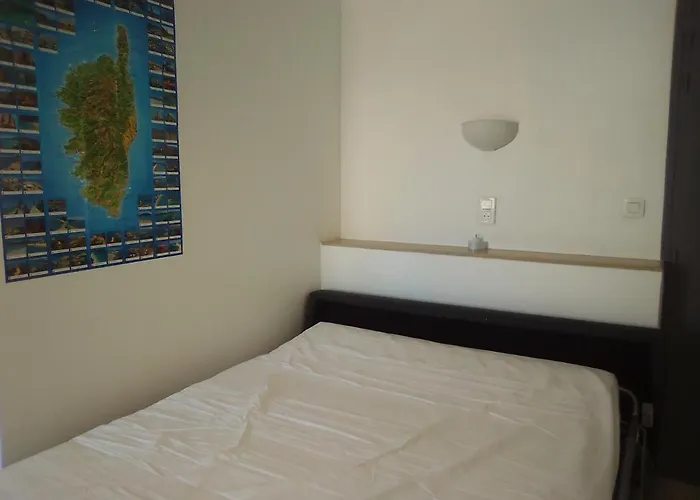 Du Commandant Marche アパート